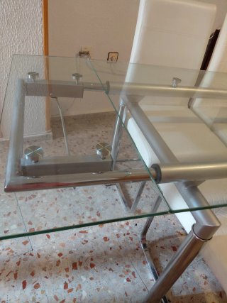 Mesa comedor extensible y 4 sillas cristal