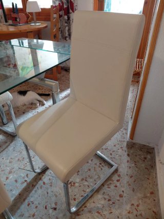 Mesa comedor extensible y 4 sillas cristal
