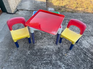 Mesa y 2 Sillas Infantiles