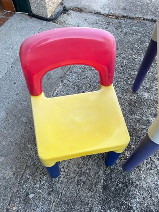 Mesa y 2 Sillas Infantiles