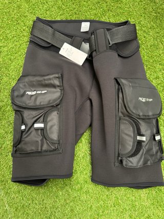 • Pantalón de Neopreno multifuncional