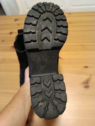 Botas Chelsea Negras, con sólo varios usos