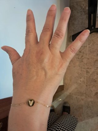 Conjunto colgante, pulsera y pendientes inicial A