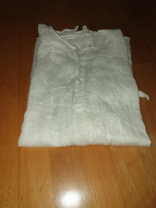 Blusa tejido muy ligero bordada, manga amplia