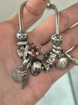 Pulsera Pandora Corazón con Charms
