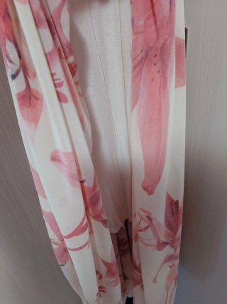 Vestido largo floral rosa y blanco