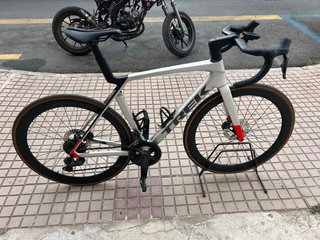 Bicicleta Trek Madone SL 7 Gen 8