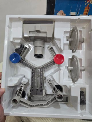 Nintendo Gyromite R.O.B. Robot NES
