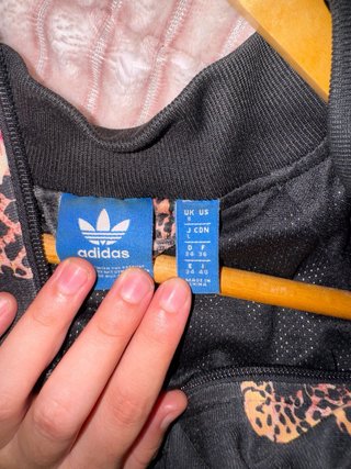 Chaqueta Adidas Estampado Leopardo y Flores