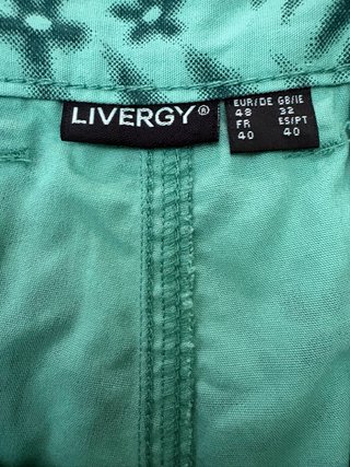 Bermudas hombre estampado hojas