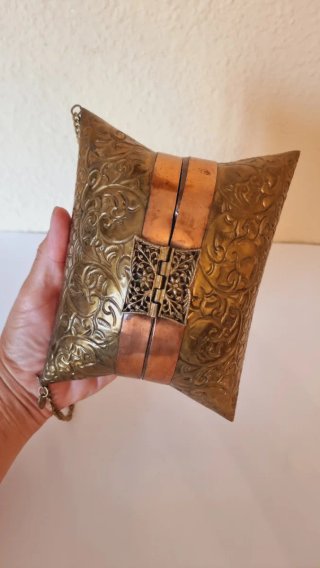 Bolso de mano/hombro rígido de latón y cobre HAZEL