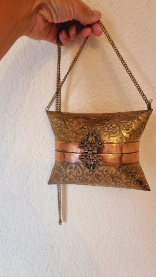 Bolso de mano/hombro rígido de latón y cobre HAZEL