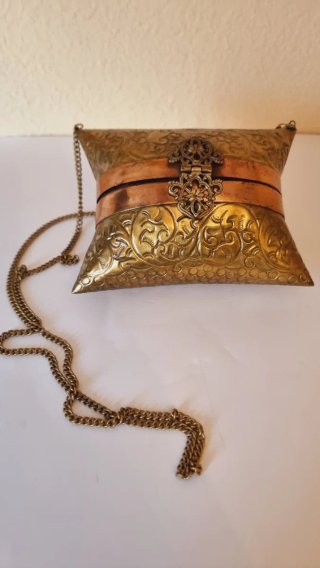 Bolso de mano/hombro rígido de latón y cobre HAZEL