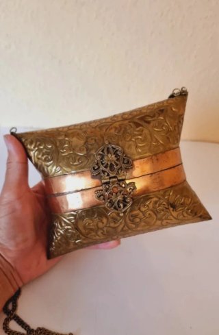 Bolso de mano/hombro rígido de latón y cobre HAZEL