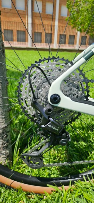 Cube Nuroad Hybrid Race 400x Talla L, bici gravel