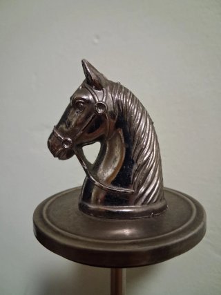 Dispensador cigarrillos vintage caballo años 70