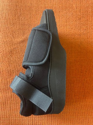 Zapato ortopédico negro