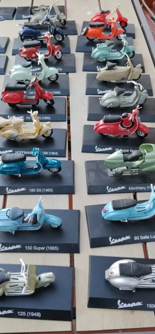 Lote 36 Motos Vespa Miniatura 1:18 RBA