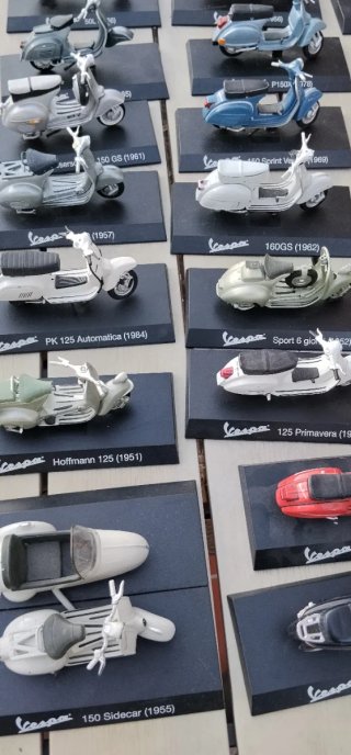 Lote 36 Motos Vespa Miniatura 1:18 RBA