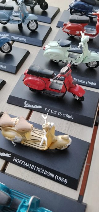 Lote 36 Motos Vespa Miniatura 1:18 RBA