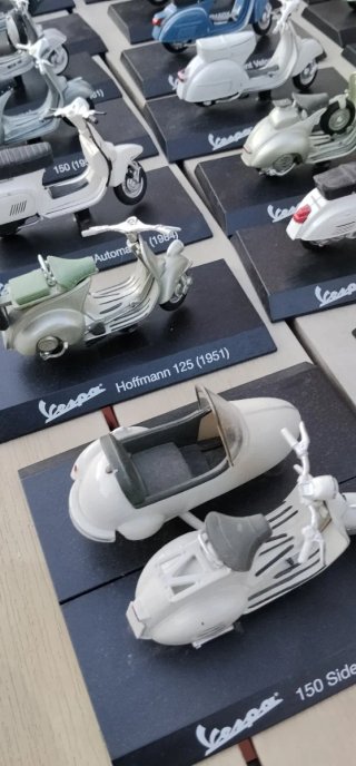 Lote 36 Motos Vespa Miniatura 1:18 RBA