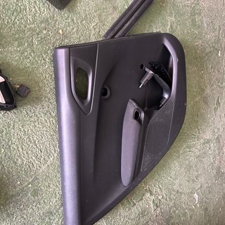 Guarnecido Puerta Trasera Izquierda Peugeot 208