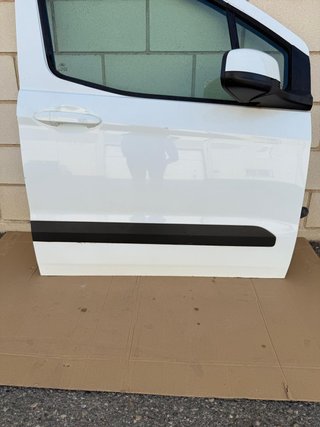 PUERTA DELANTERA DERECHA FORD TRANSIT COURIER