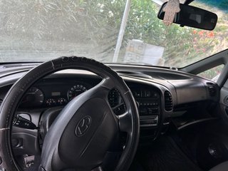 Hyundai H-1 2004