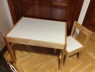 Mesa infantil madera + 2 sillas