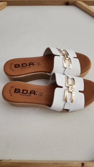 Sandalias BDA Piel Plataforma Gel Doradas