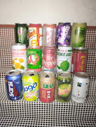 Lotto 11 lattine da collezione dal mondo