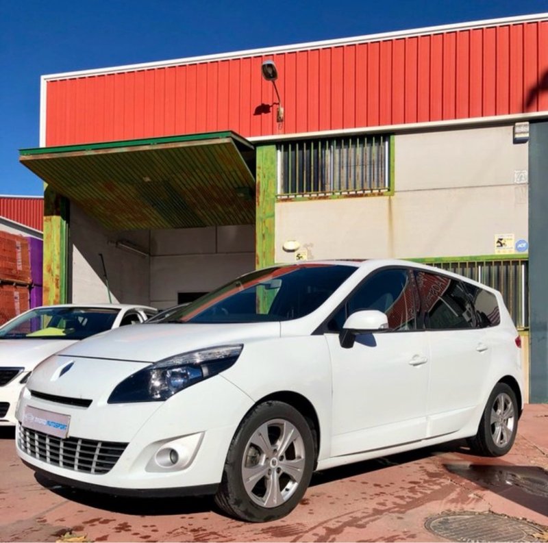 Renault Grand Scenic 2010 - foto 1
