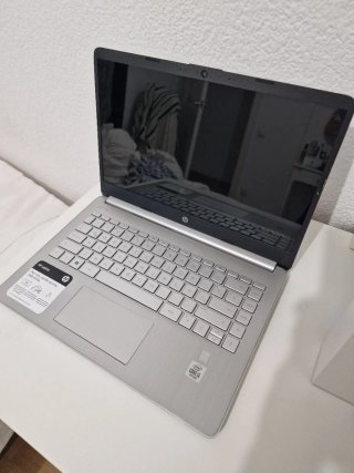 Vendo ordenador portátil HP de 14 pulgadas