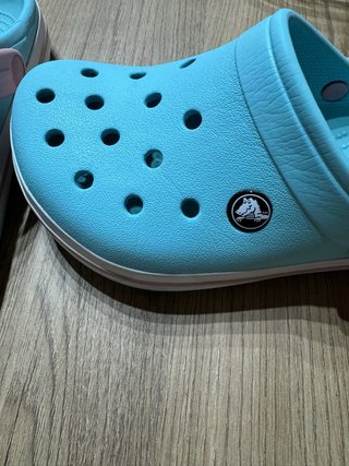 Crocs J3 Talla 35 Azul y Rosa