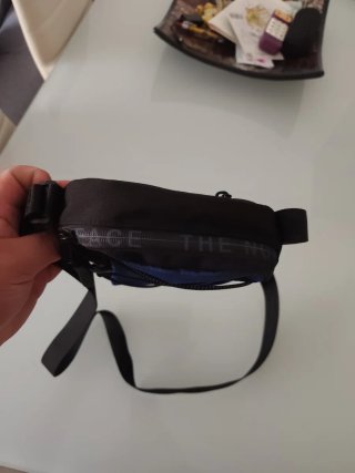 Bandolera The North Face Negra y Azul