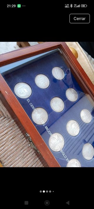 Estuche madera y cristal con monedas