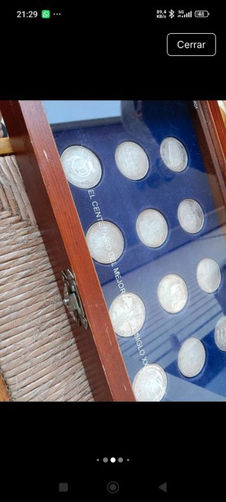 Estuche madera y cristal con monedas