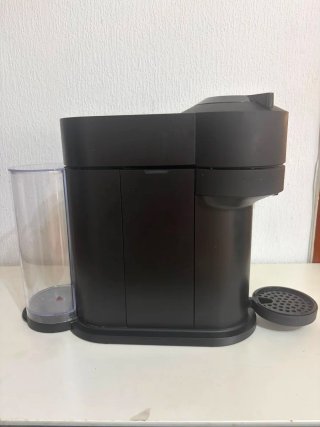 Cafetera Nespresso Krups Vertuo Negra