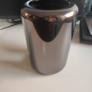 Mac Pro 6.1 2013 32GB RAM Xeon 4 Core