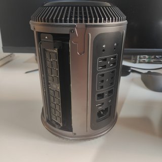 Mac Pro 6.1 2013 32GB RAM Xeon 4 Core