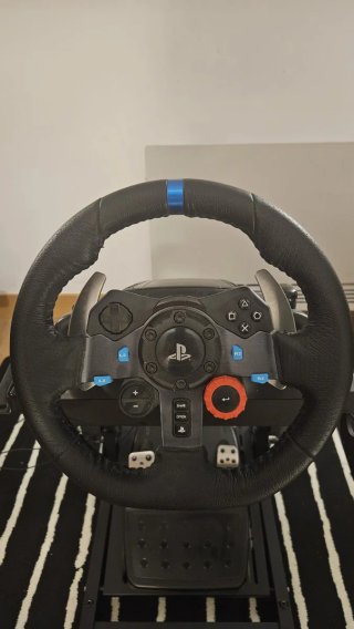 Volante Logitech G29 con pedales y palanca