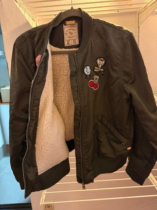 Chaqueta Bomber Pull&Bear Verde Talla XL parches