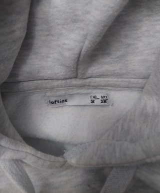 Sudadera mujer gris con capucha y texto. Talla S.