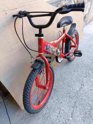 Bicicleta infantil roja Cars rueda 16"