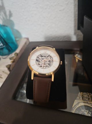 Reloj Bulova Esqueleto Automático Dorado