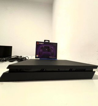 PS4 (PlayStation 4) Negra + Juegos y Mandos