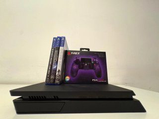 PS4 (PlayStation 4) Negra + Juegos y Mandos