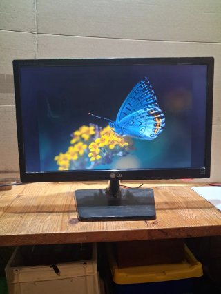 Monitor 18,5" LG FLATRON E1942C-BN