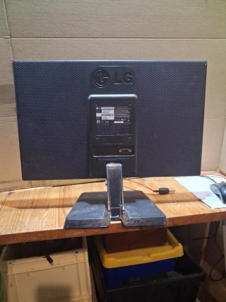 Monitor 18,5" LG FLATRON E1942C-BN