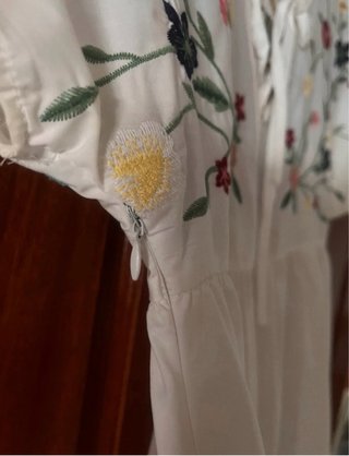 Vestido blanco bordado flores
